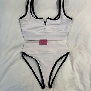 EUC LainSnow White Ribbed Bikini Set with Black Trim size small
